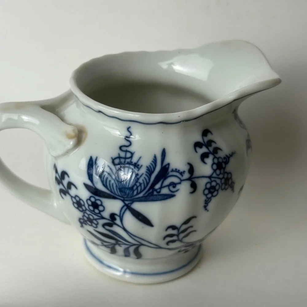 Blue Danube Creamer and Sugar Bowl Lid Set Blue White Floral Onion Pattern